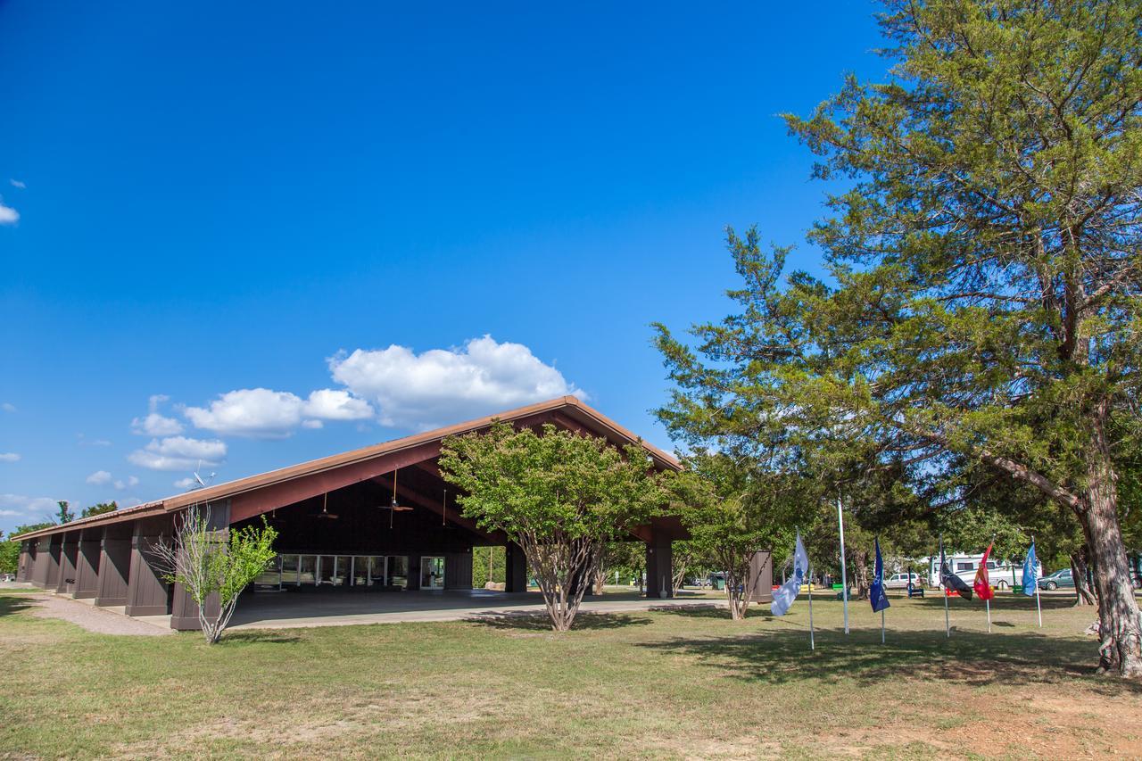 Lake Texoma Camping Resort Cabin 4 Willow Spring Exterior photo